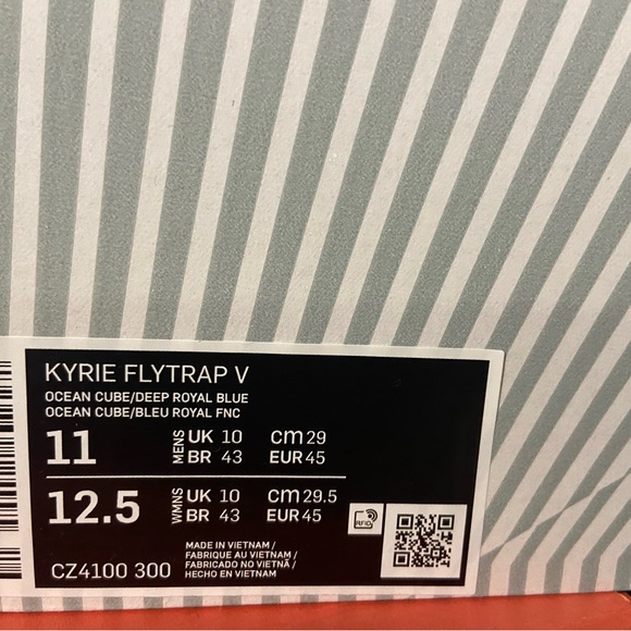 NWT - Kyrie Flytrap V (Unisex) - Picture 6 of 6
